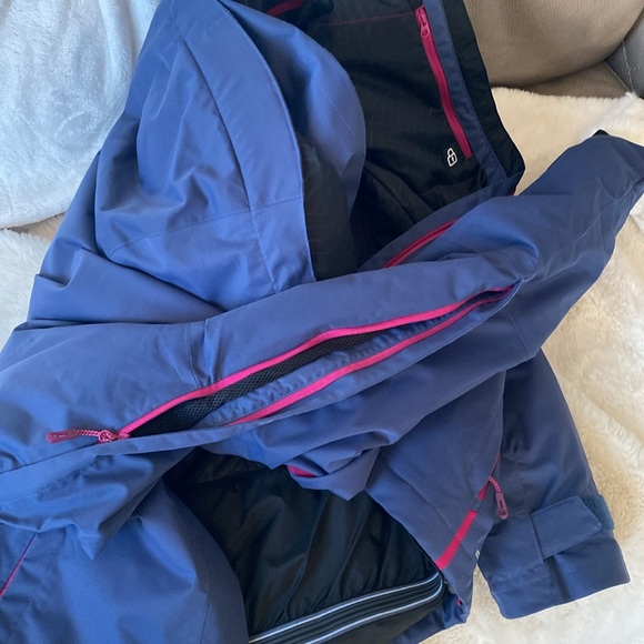 Solomon winter, ski coat. Advanced skin dry.. loose fix, size lg - Picture 6 of 6